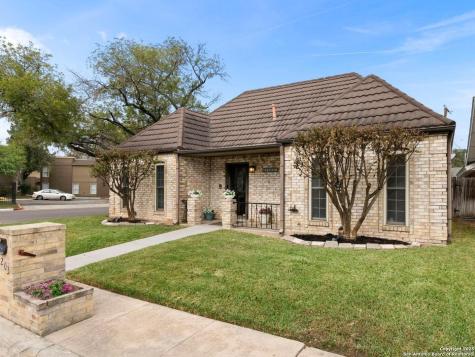 5203 Metcalf Windcrest TX 78239