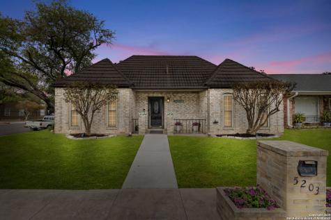 5203 Metcalf Windcrest TX 78239