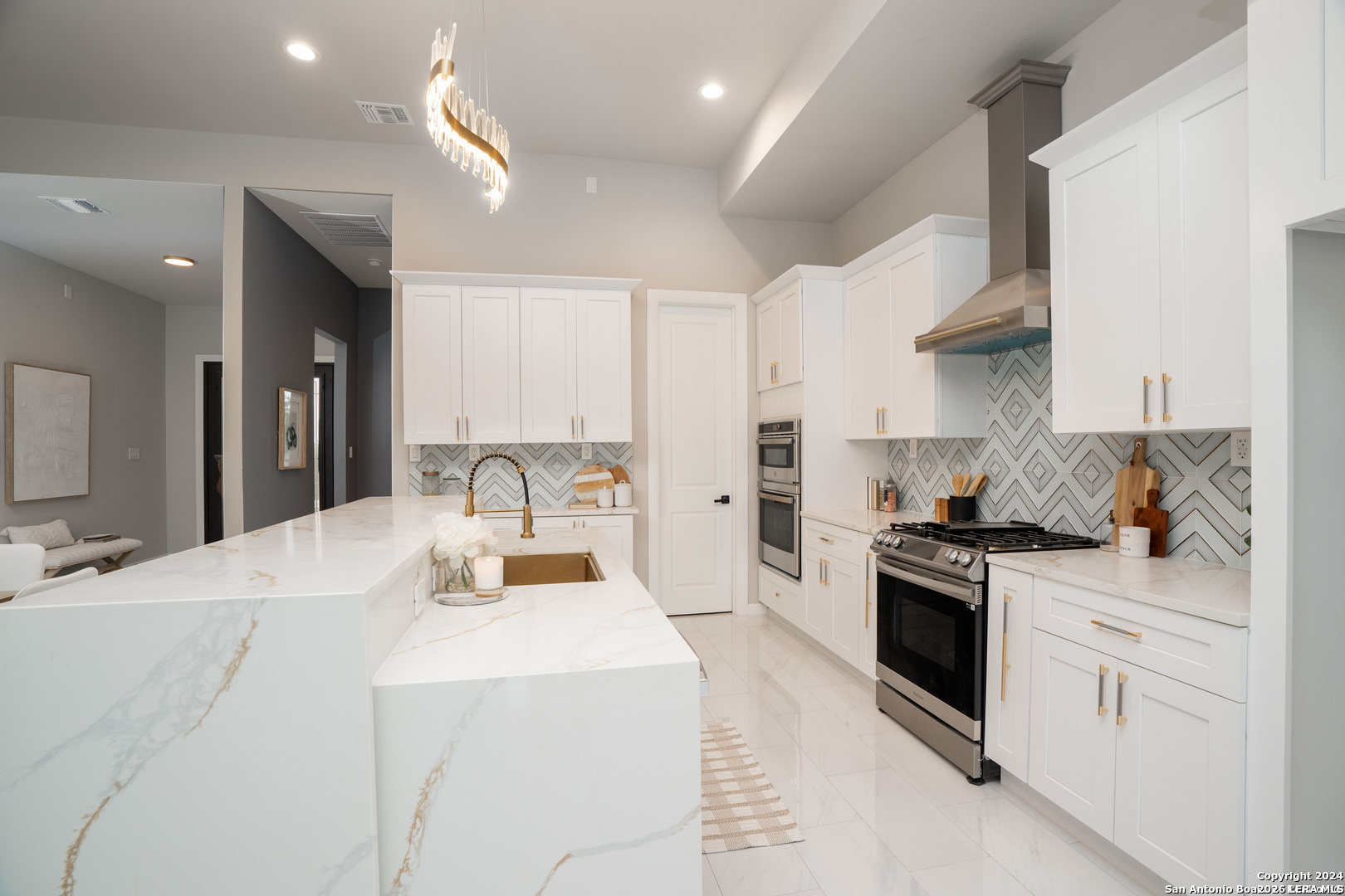 11 Liser Glen San Antonio TX 78257