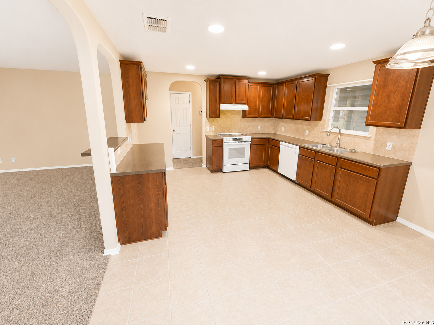 535 Diana Drive Converse TX 78109