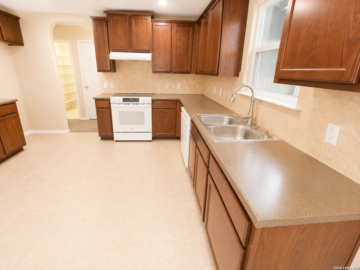 535 Diana Drive Converse TX 78109