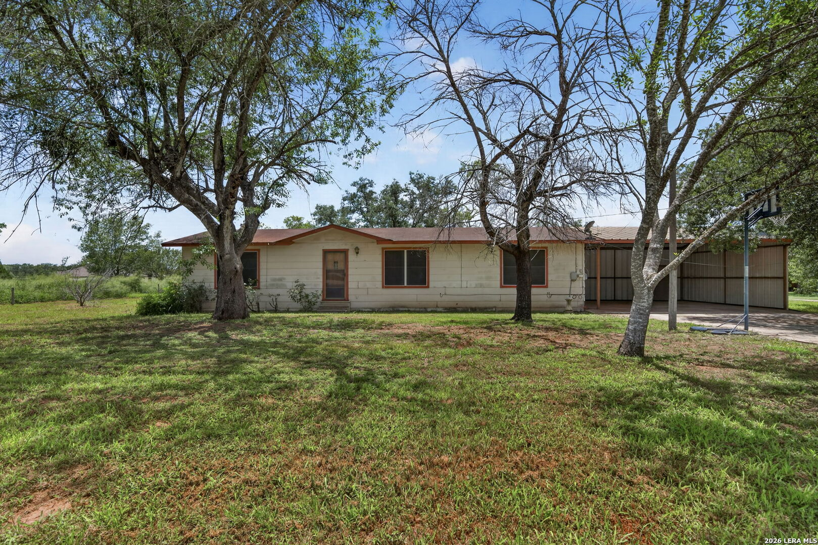 2912 Brown Jourdanton TX 78026