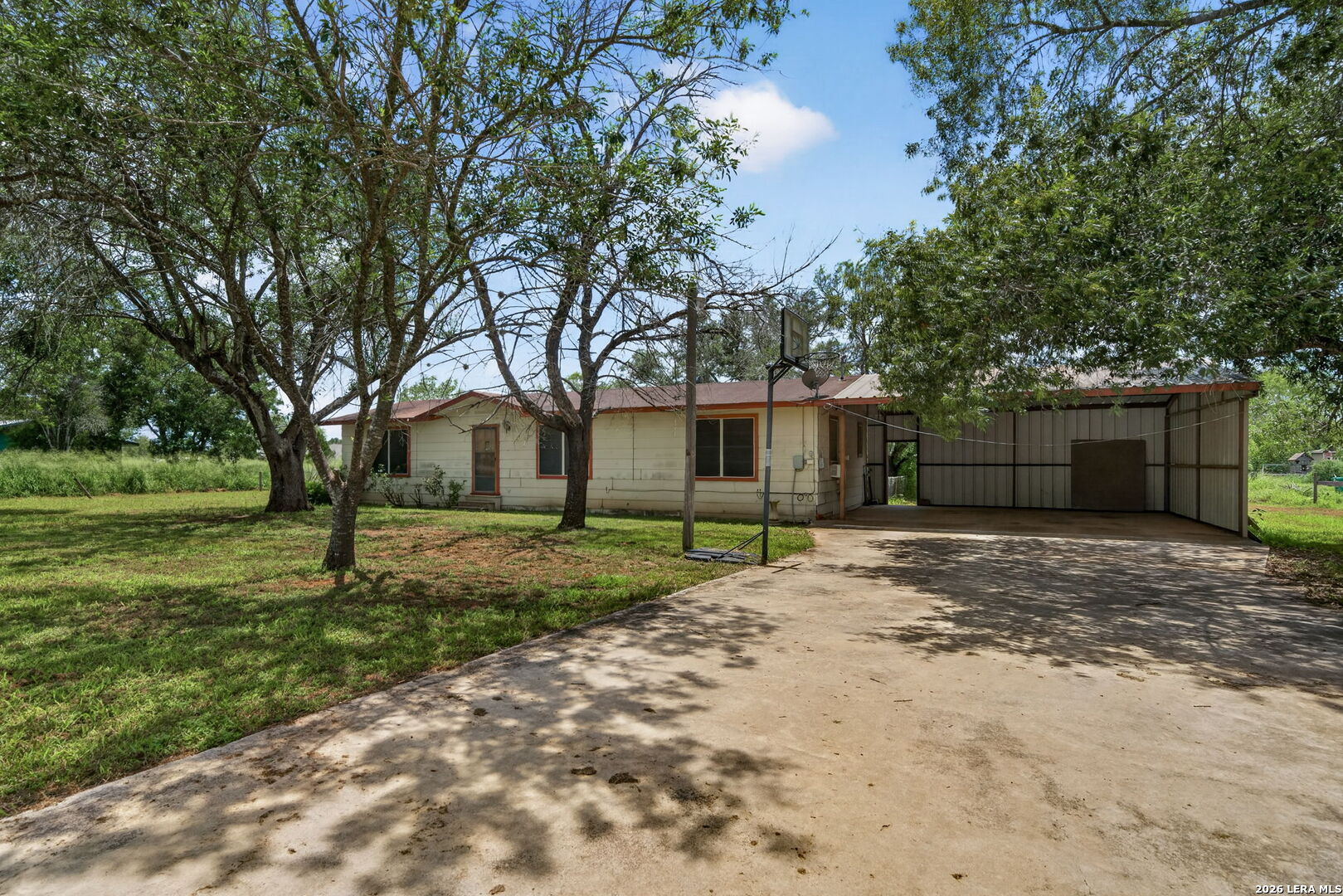 2912 Brown Jourdanton TX 78026