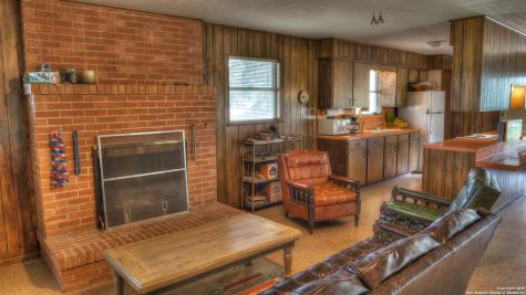154 Weston Leakey TX 78873