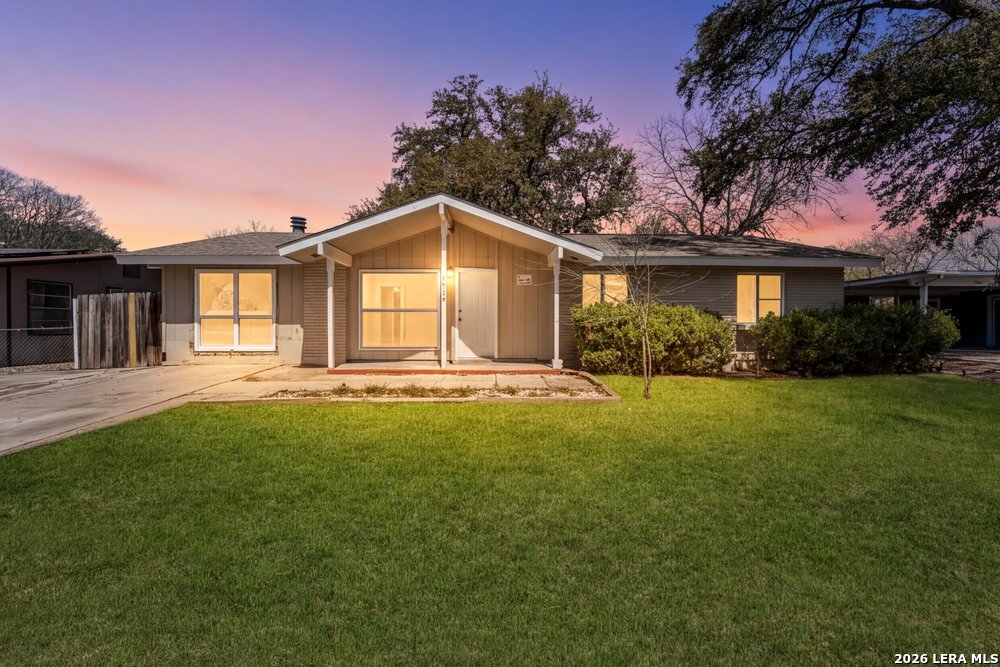 5035 Village Crest San Antonio TX 78218