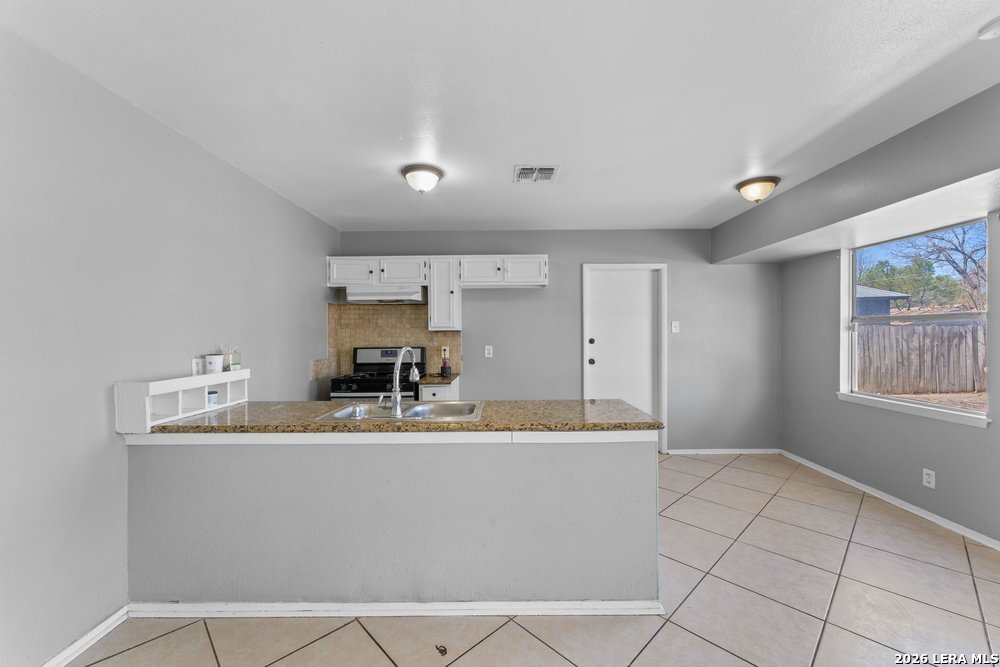 5035 Village Crest San Antonio TX 78218