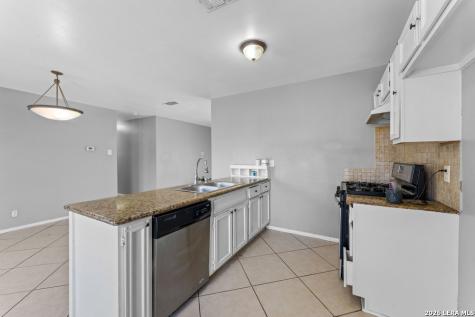 5035 Village Crest San Antonio TX 78218