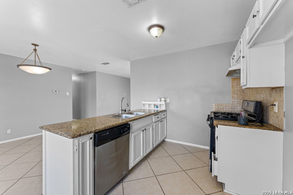 5035 Village Crest San Antonio TX 78218