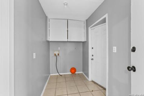 5035 Village Crest San Antonio TX 78218