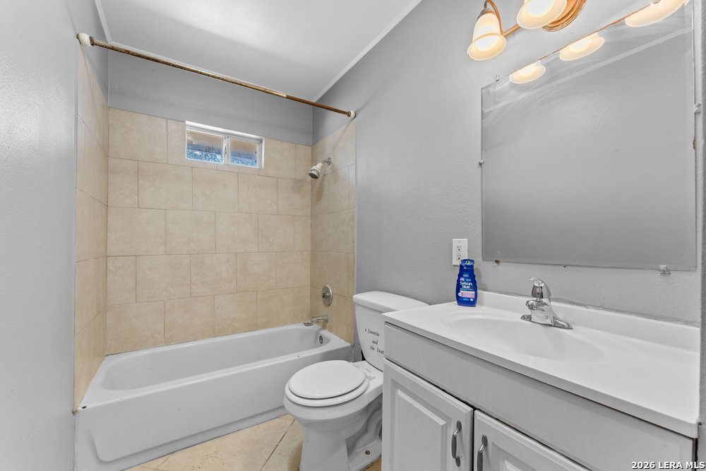 5035 Village Crest San Antonio TX 78218