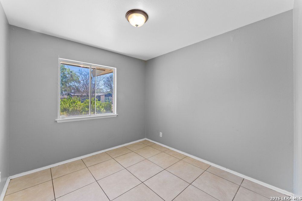 5035 Village Crest San Antonio TX 78218