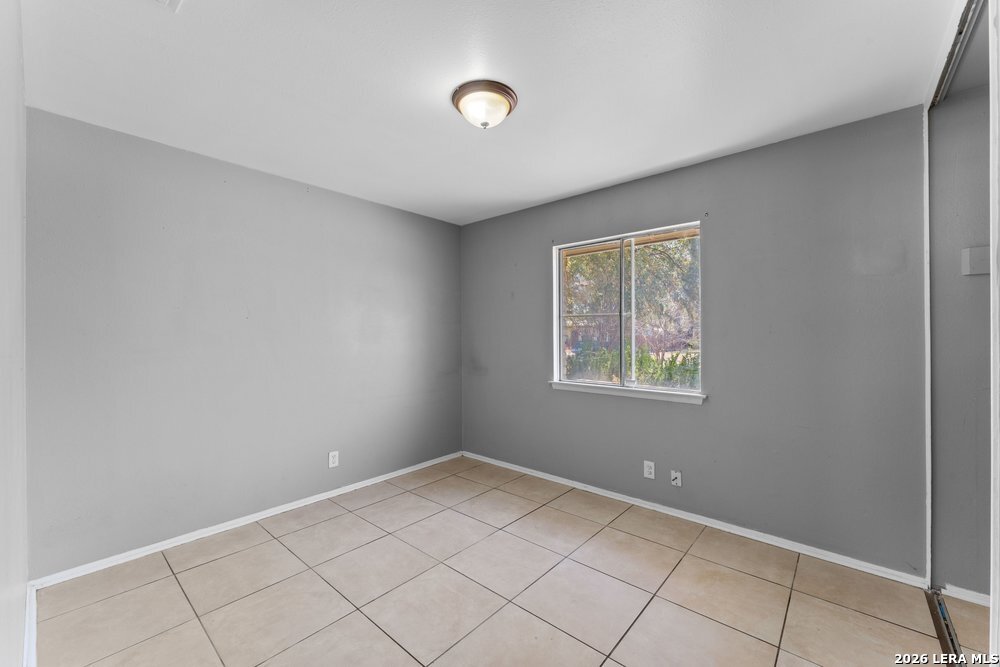 5035 Village Crest San Antonio TX 78218