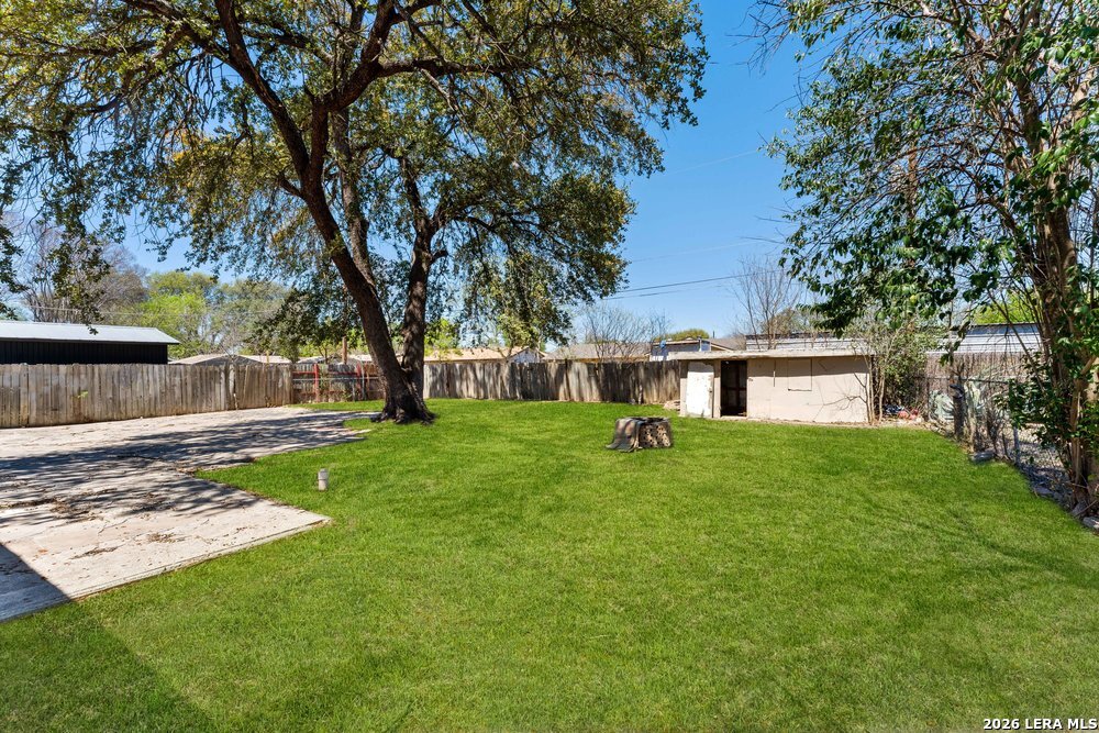 5035 Village Crest San Antonio TX 78218
