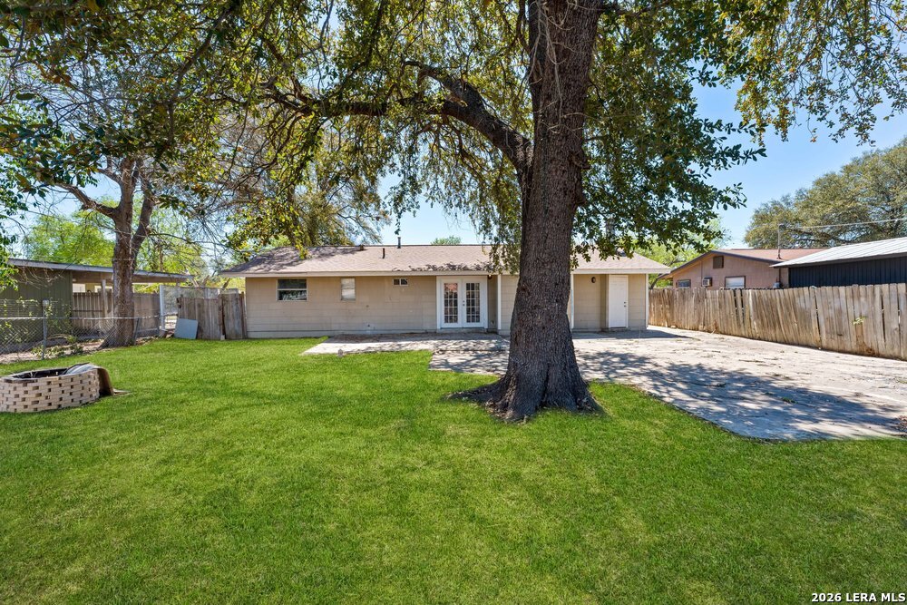5035 Village Crest San Antonio TX 78218