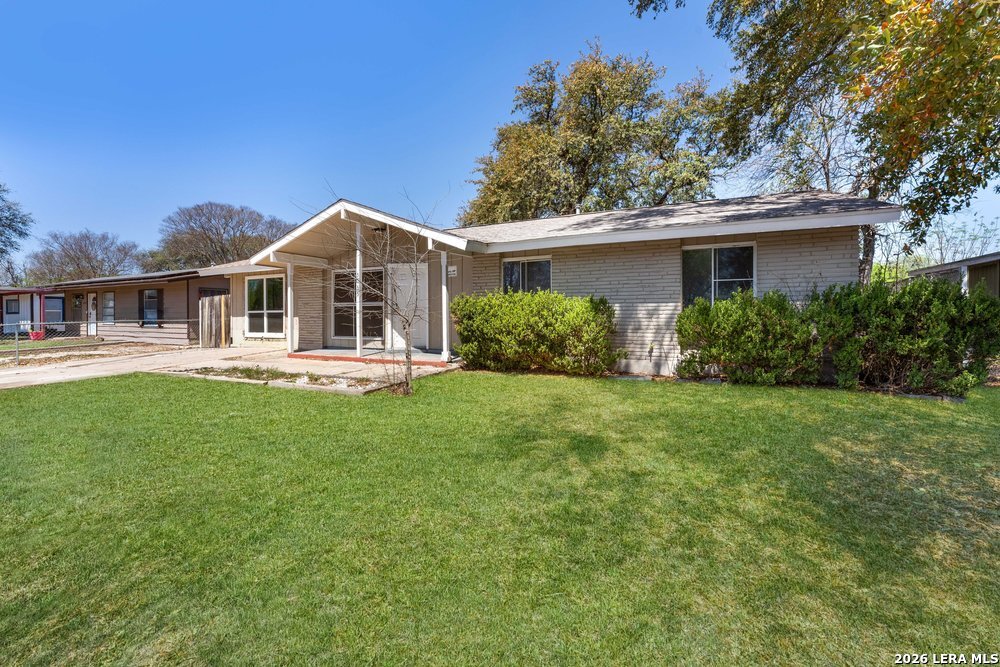 5035 Village Crest San Antonio TX 78218