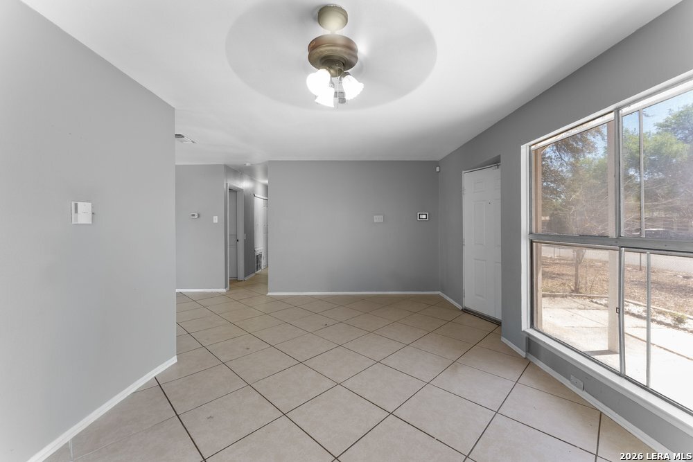 5035 Village Crest San Antonio TX 78218