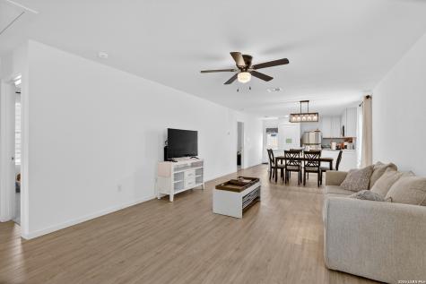 304 Alligator Creek Seguin TX 78155