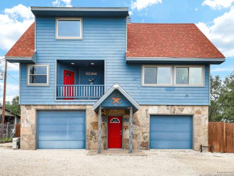 727 Private Road 1508 Bandera TX 78003