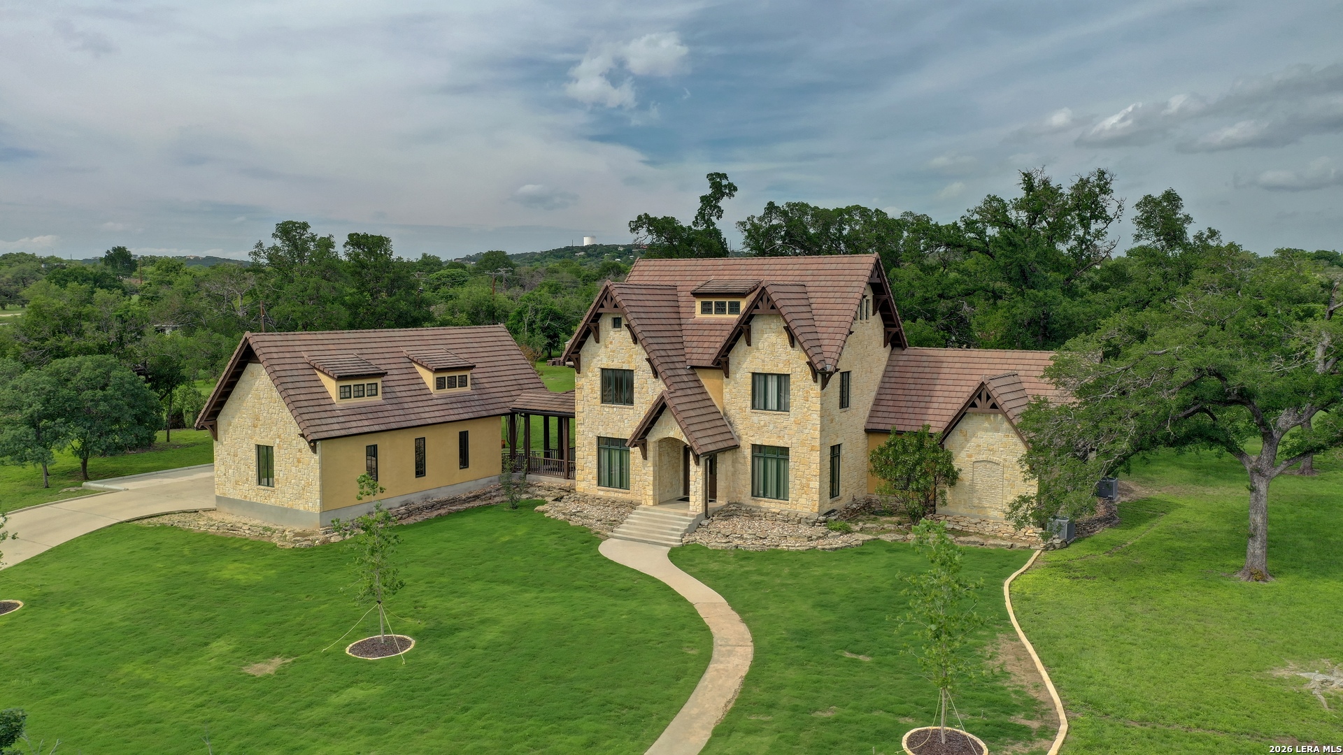 1104-B Lois Street Kerrville TX 78028