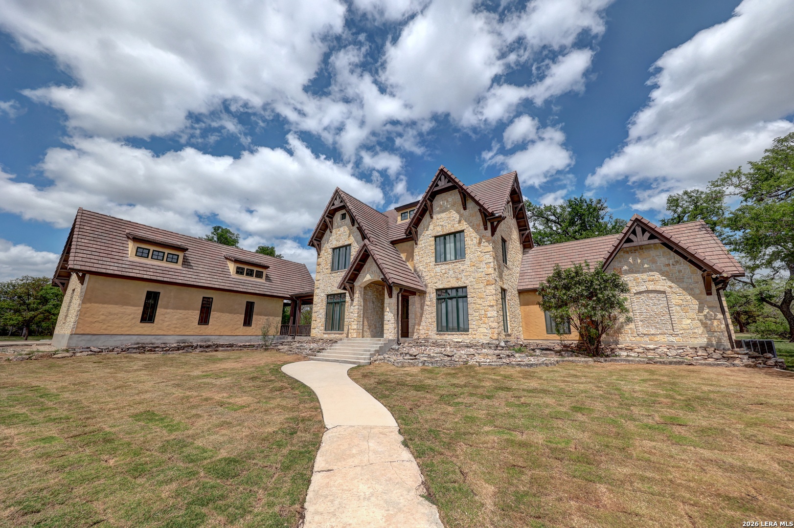 1104-B Lois Street Kerrville TX 78028