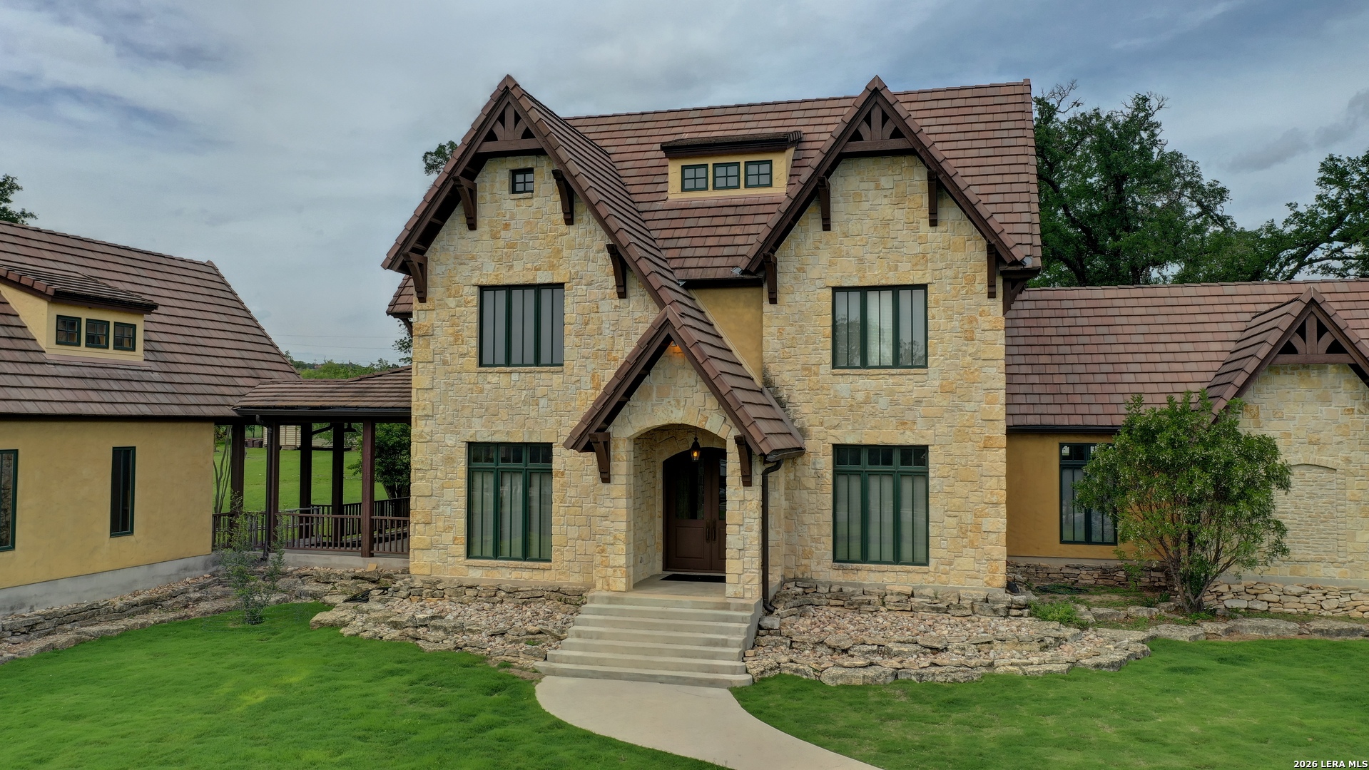 1104-B Lois Street Kerrville TX 78028