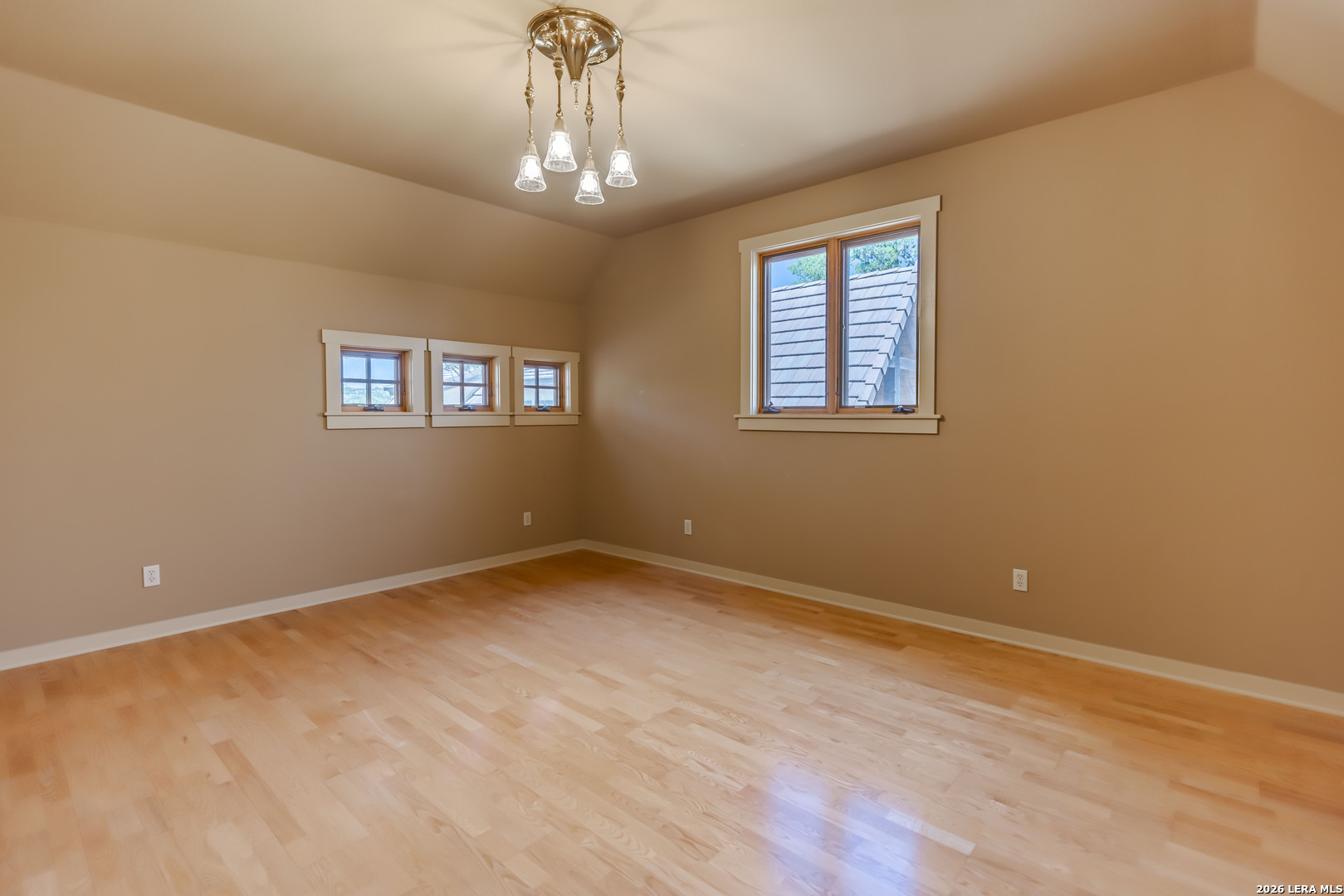 1104-B Lois Street Kerrville TX 78028