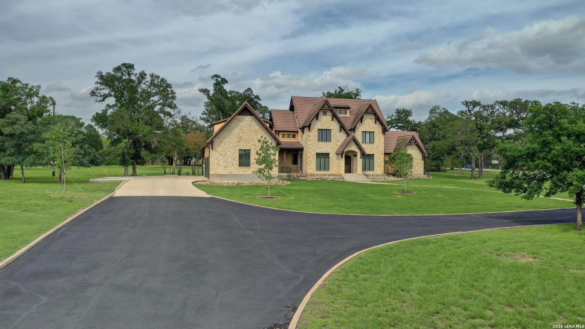 1104-B Lois Street Kerrville TX 78028