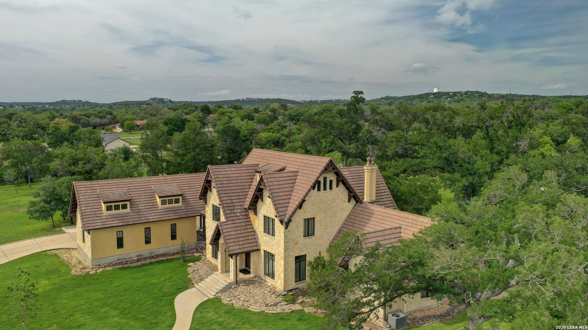 1104-B Lois Street Kerrville TX 78028