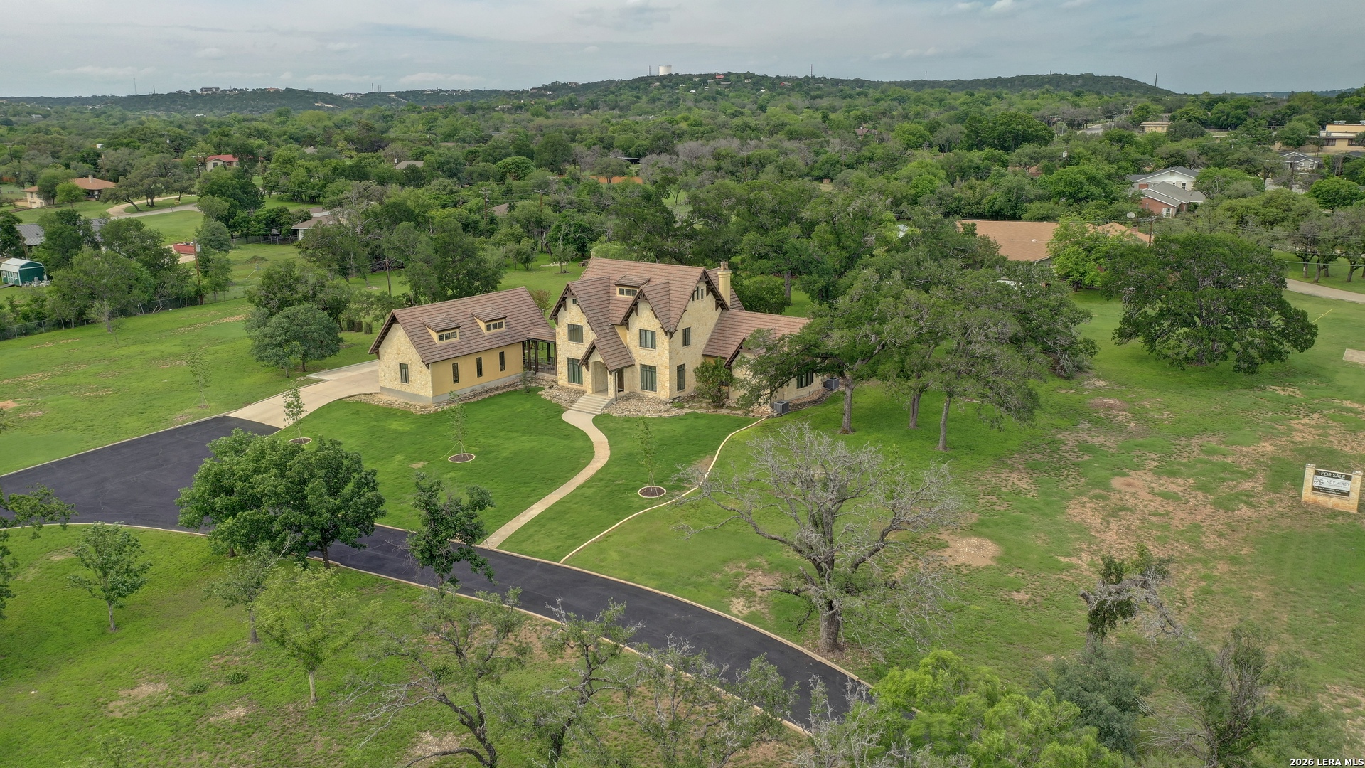 1104-B Lois Street Kerrville TX 78028