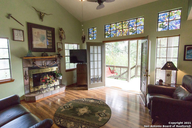 863 Appaloosa Drive Fischer TX 78623