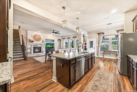 25939 Kalksteine New Braunfels TX 78132