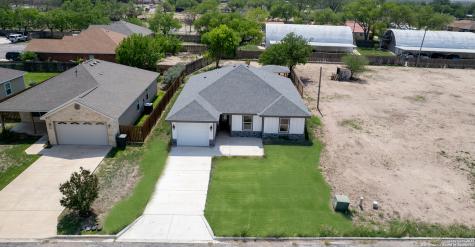 44 Sunday Court Uvalde TX 78801