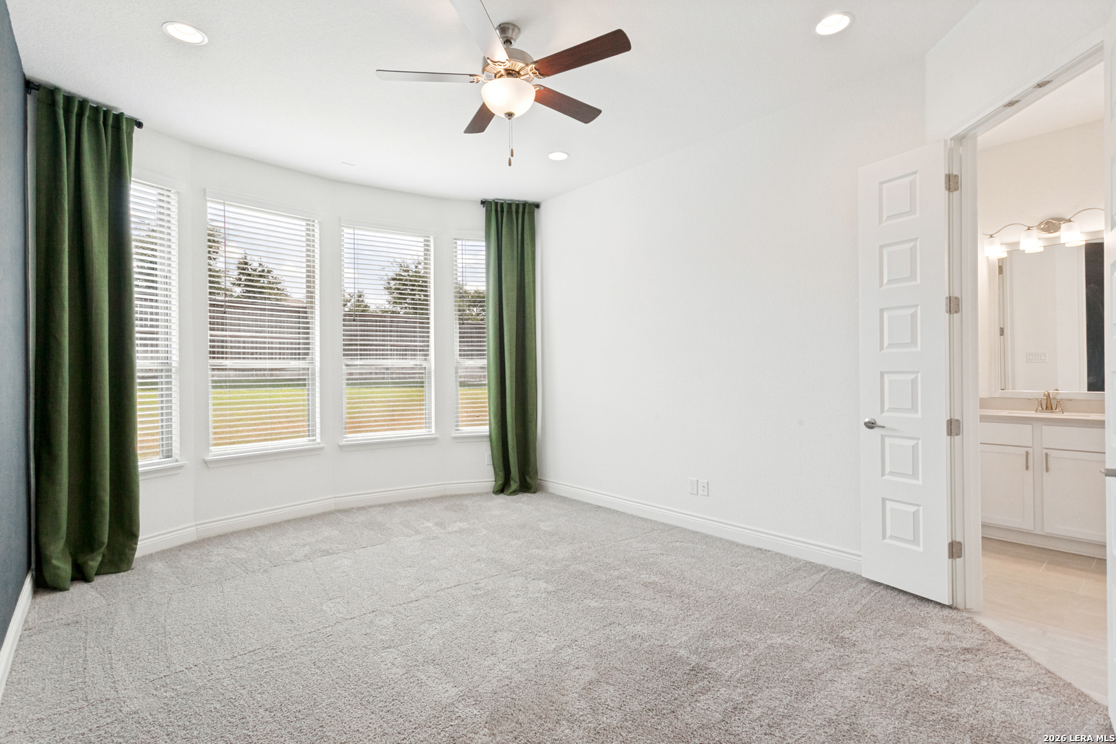 1172 Cadogan Squire San Antonio TX 78260