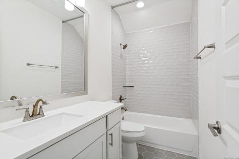 1172 Cadogan Squire San Antonio TX 78260