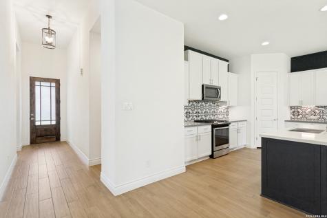 1172 Cadogan Squire San Antonio TX 78260
