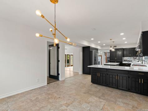 434 Arch Bluff San Antonio TX 78216