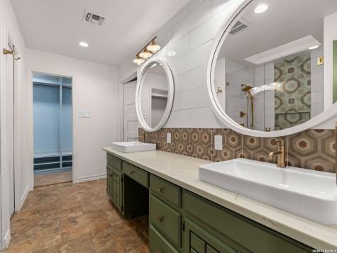 434 Arch Bluff San Antonio TX 78216