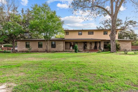 140 W Arrowhead Drive San Antonio TX 78228