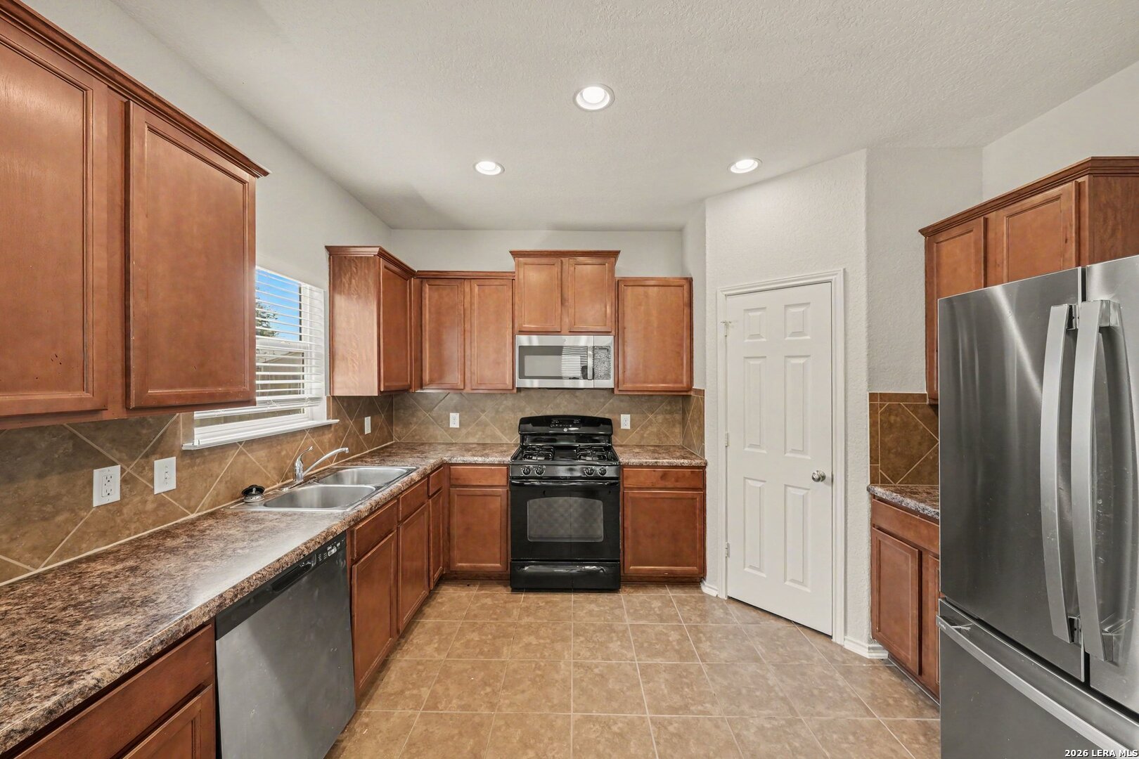 180 Reeves Garden San Antonio TX 78253