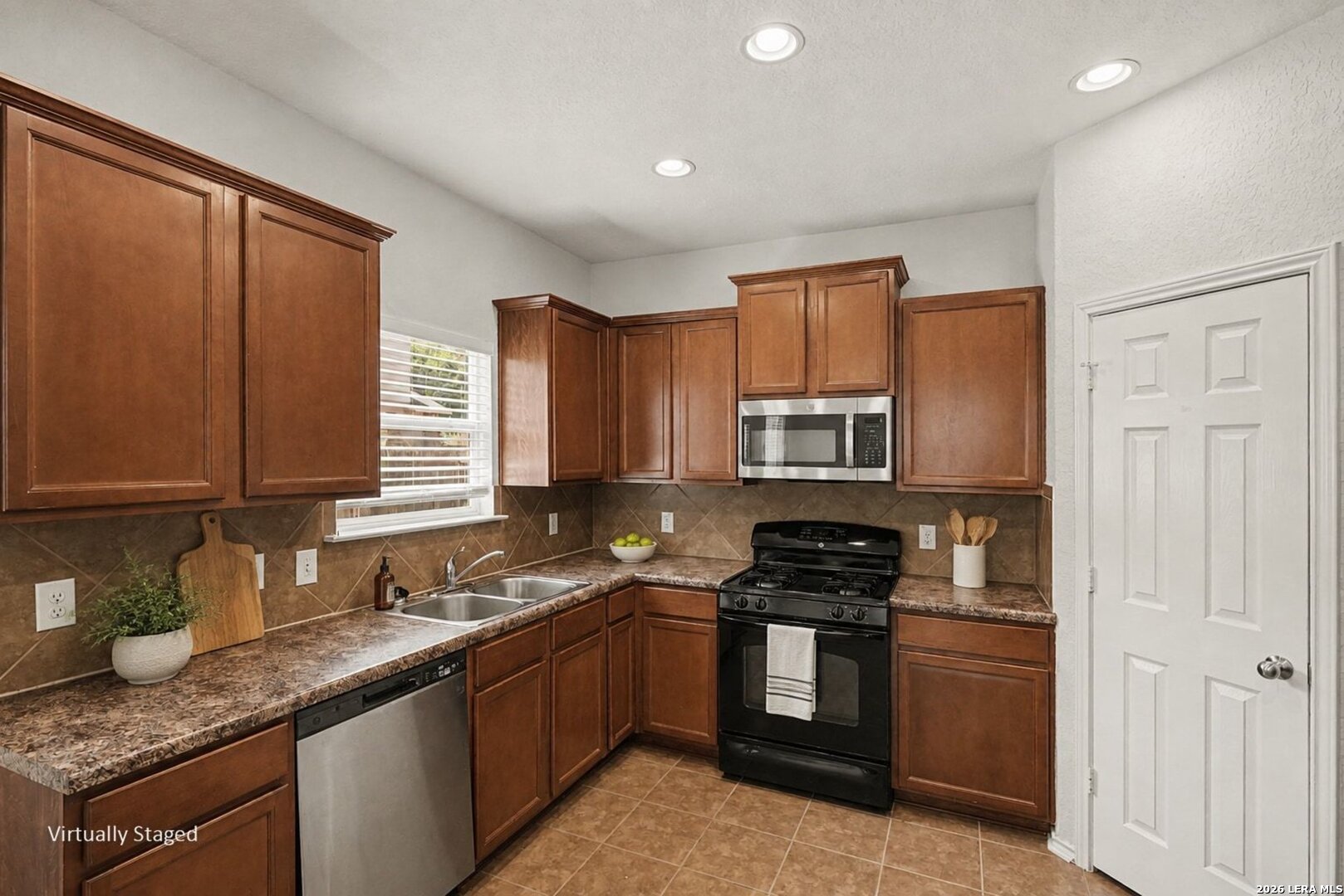 180 Reeves Garden San Antonio TX 78253