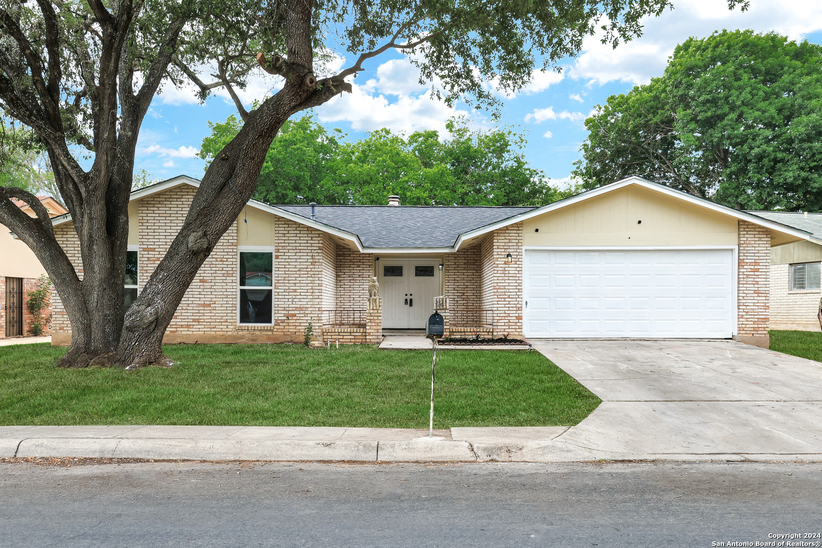 8347 Bent Waters San Antonio TX 78239