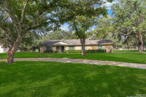 11 Quail Hollow Drive Pleasanton TX 78064