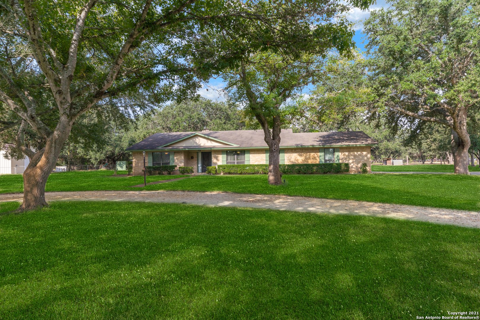 11 Quail Hollow Drive Pleasanton TX 78064