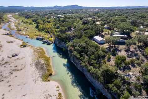 102 Lakeshore Circle Bandera TX 78003