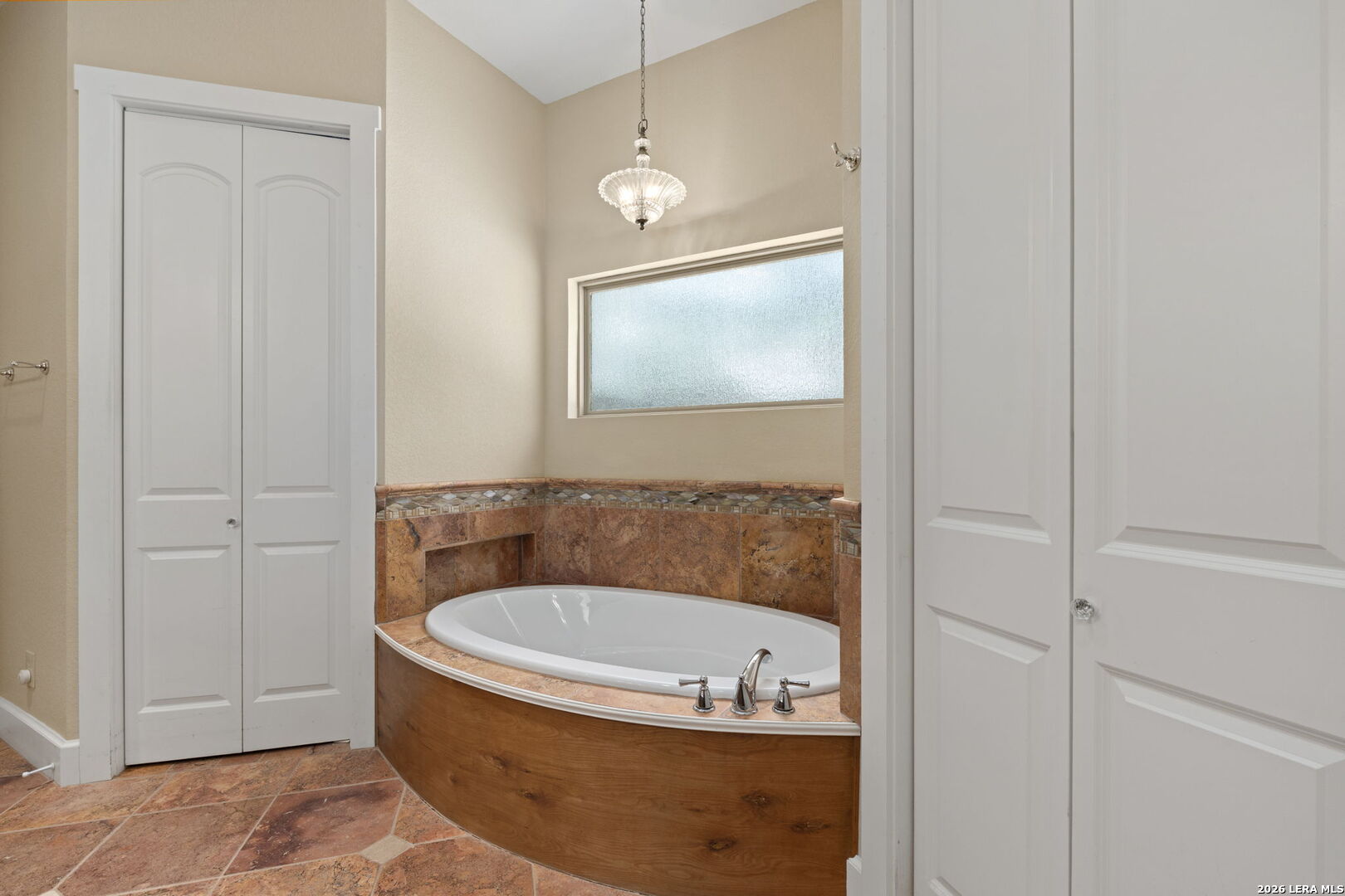 1070 Kings Ranch Bandera TX 78003