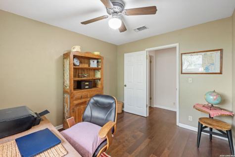 532 N School Street Boerne TX 78006