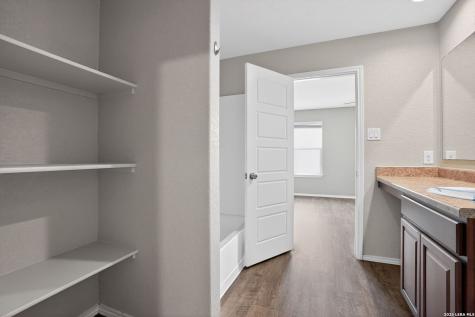 7504 Twin Pine Court Converse TX 78109