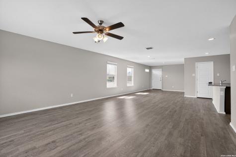 7504 Twin Pine Court Converse TX 78109