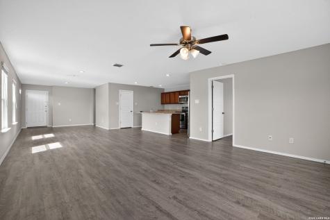 7504 Twin Pine Court Converse TX 78109