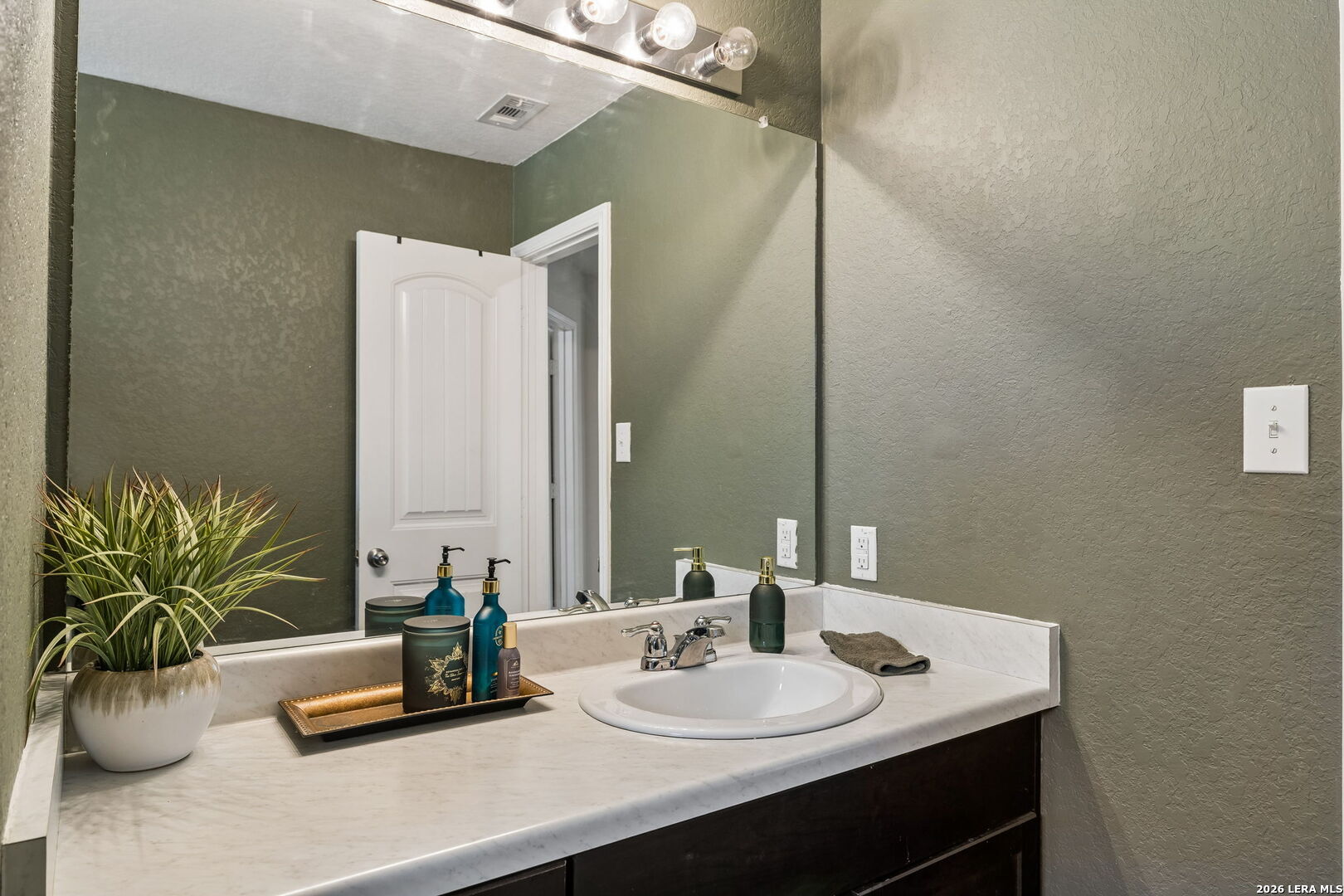 2902 Lindenwood Run San Antonio TX 78245